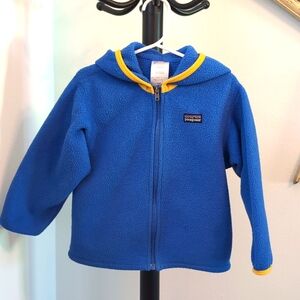 Patagonia fleece 3T jacket in bright blue with yellow accents